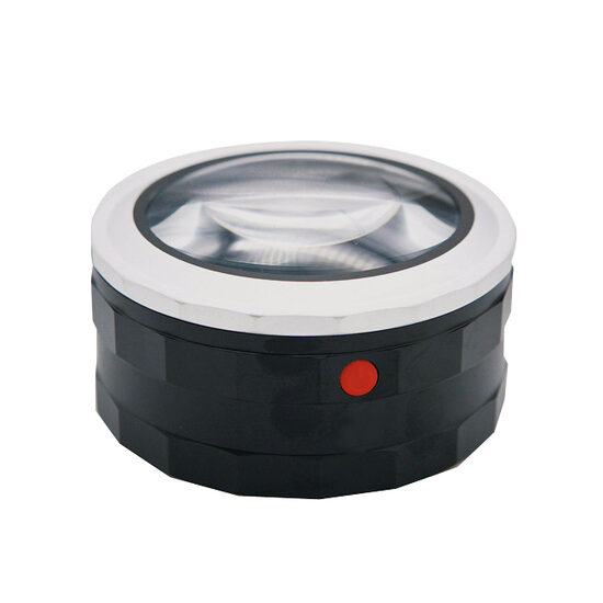 Lupa cu iluminare LED, Schut